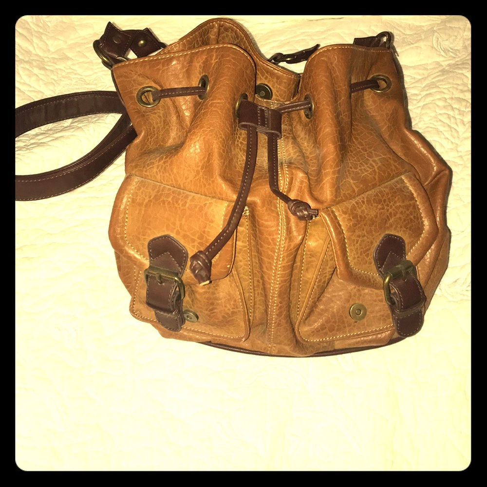 FOREVER 21 faux leather bucket bag. Like New 😊